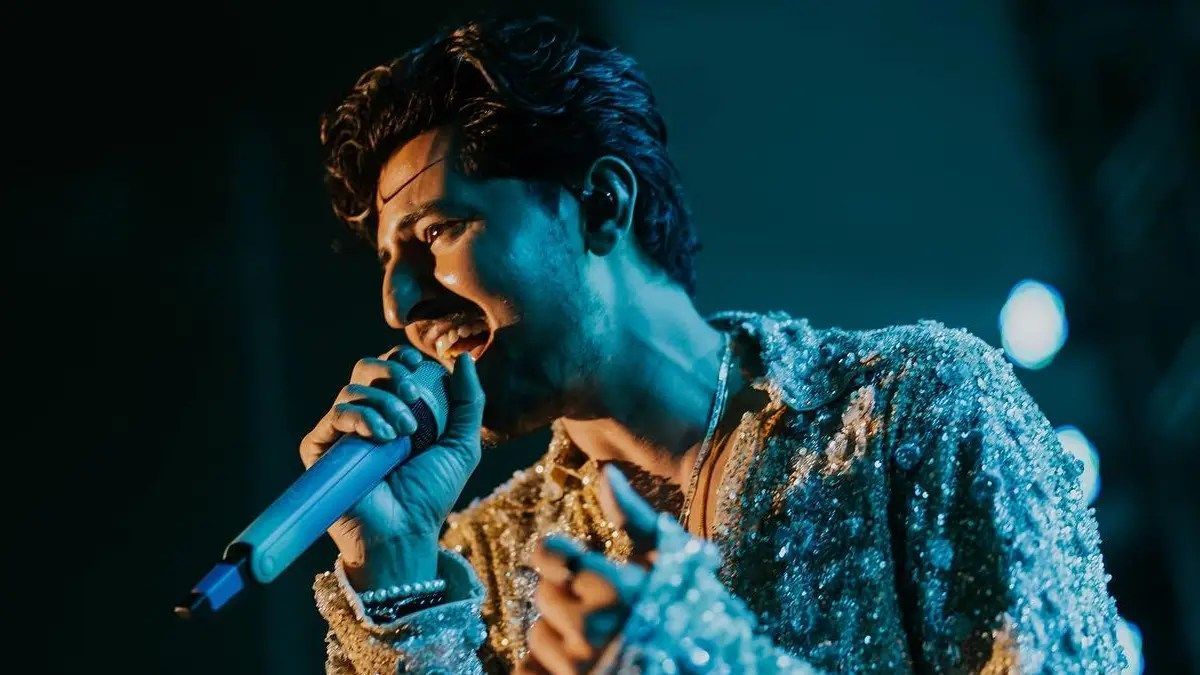 Darshan Raval performance gallery image 2