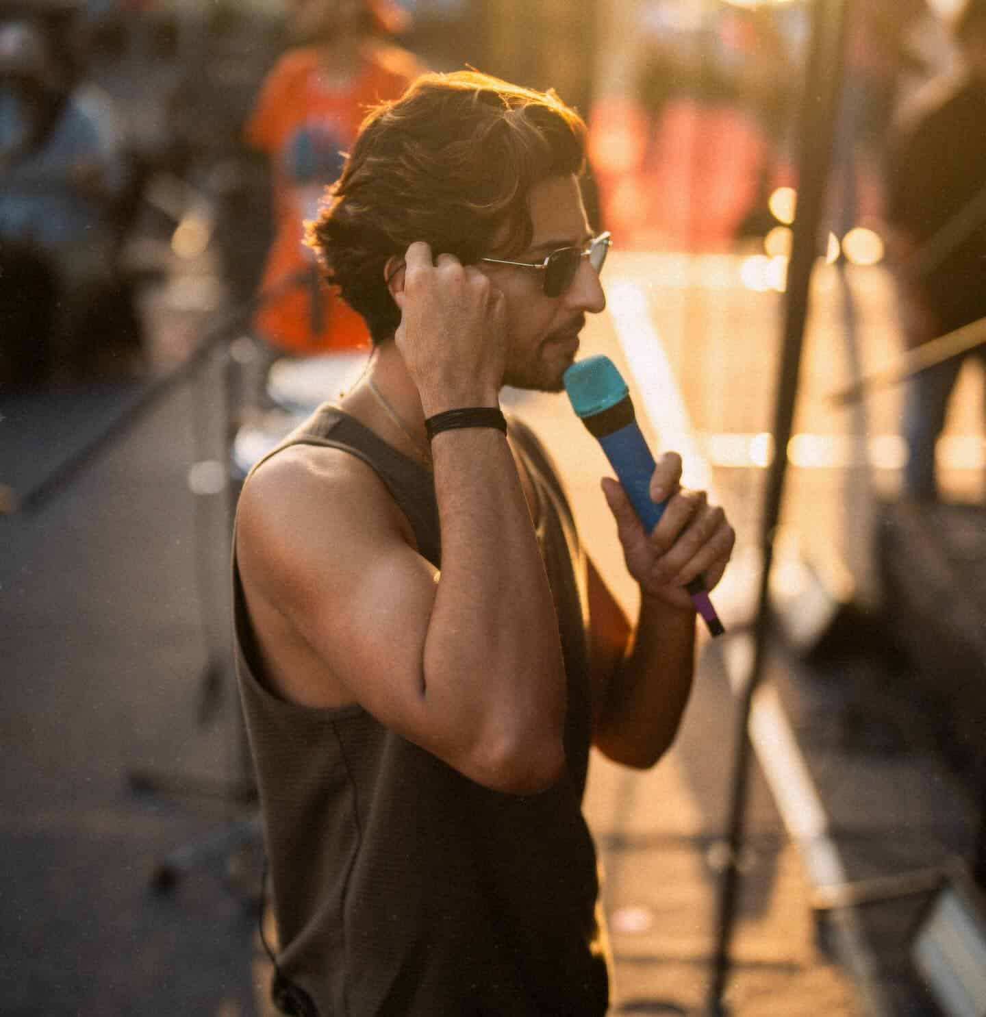 Darshan Raval performance gallery image 5