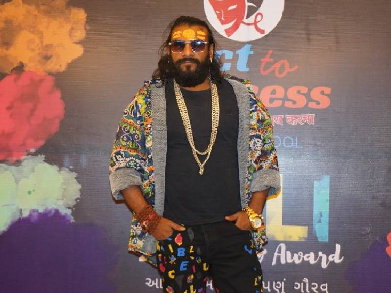 Dev Pagli performance gallery image 2