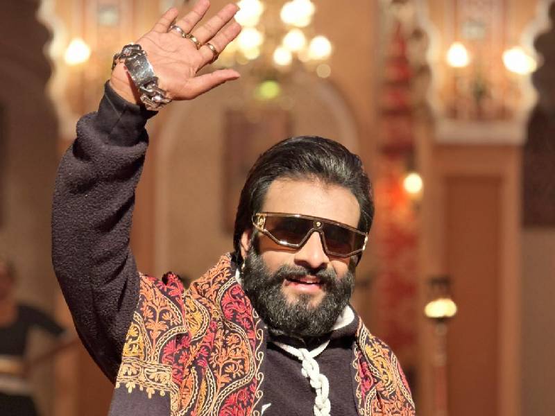 Dev Pagli performance gallery image 4