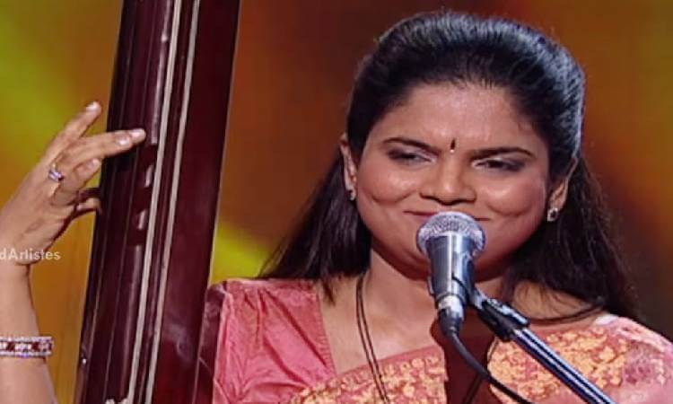 Devaki Pandit — Singer profile photo