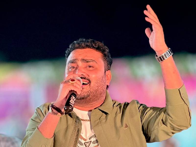 Jignesh Kaviraj performance gallery image 4