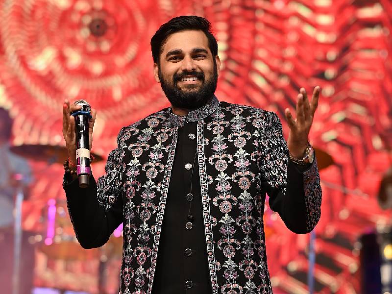 Mayur Dave performance gallery image 2