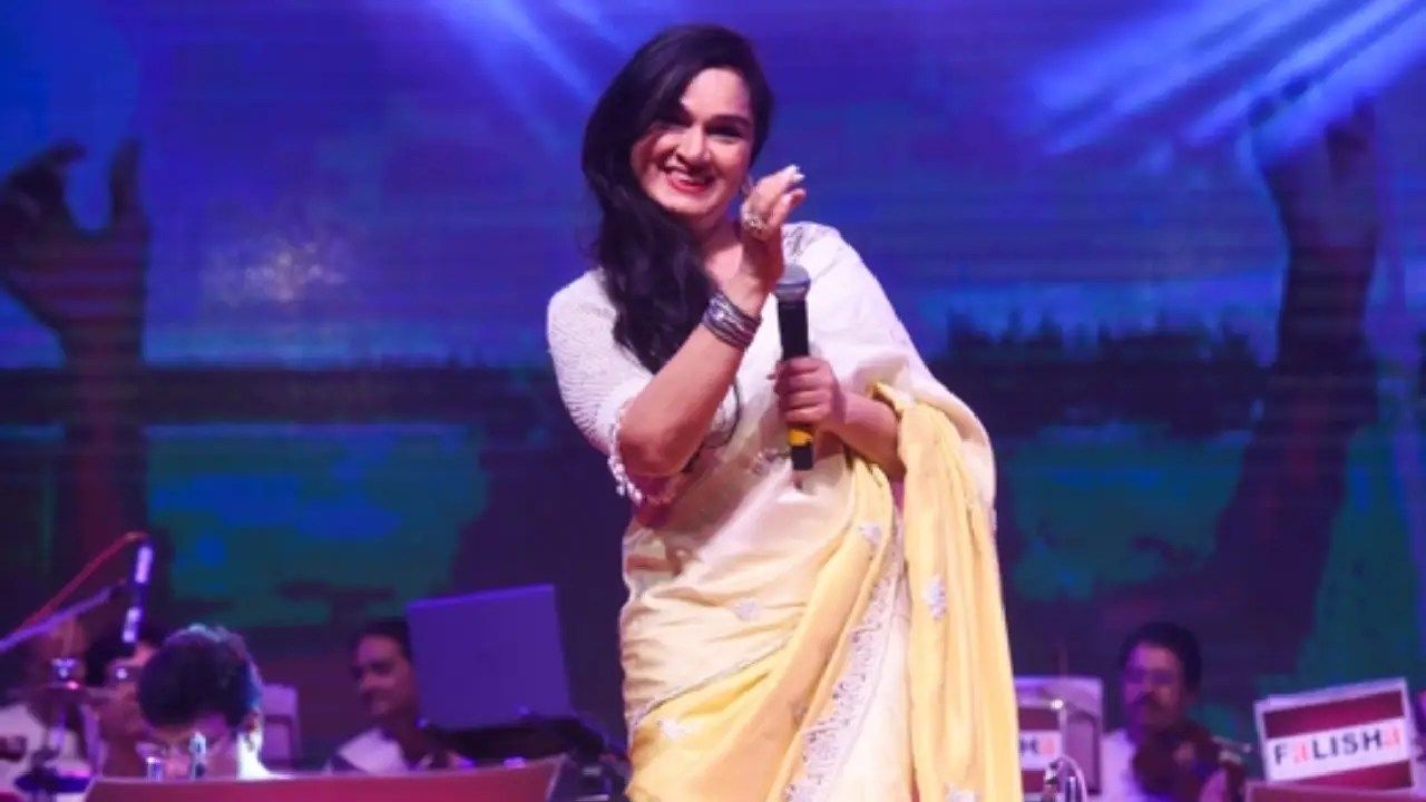 Padmini Kolhapure performance gallery image 2