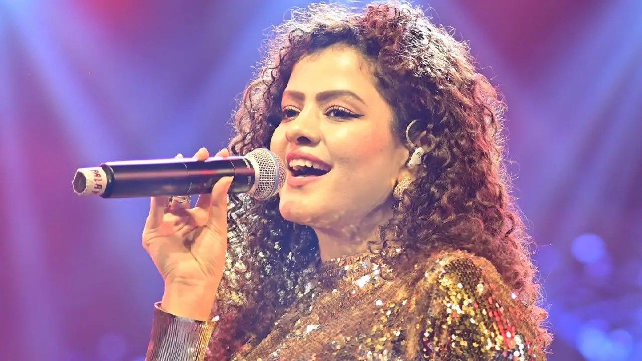 Palak Muchhal performance gallery image 2