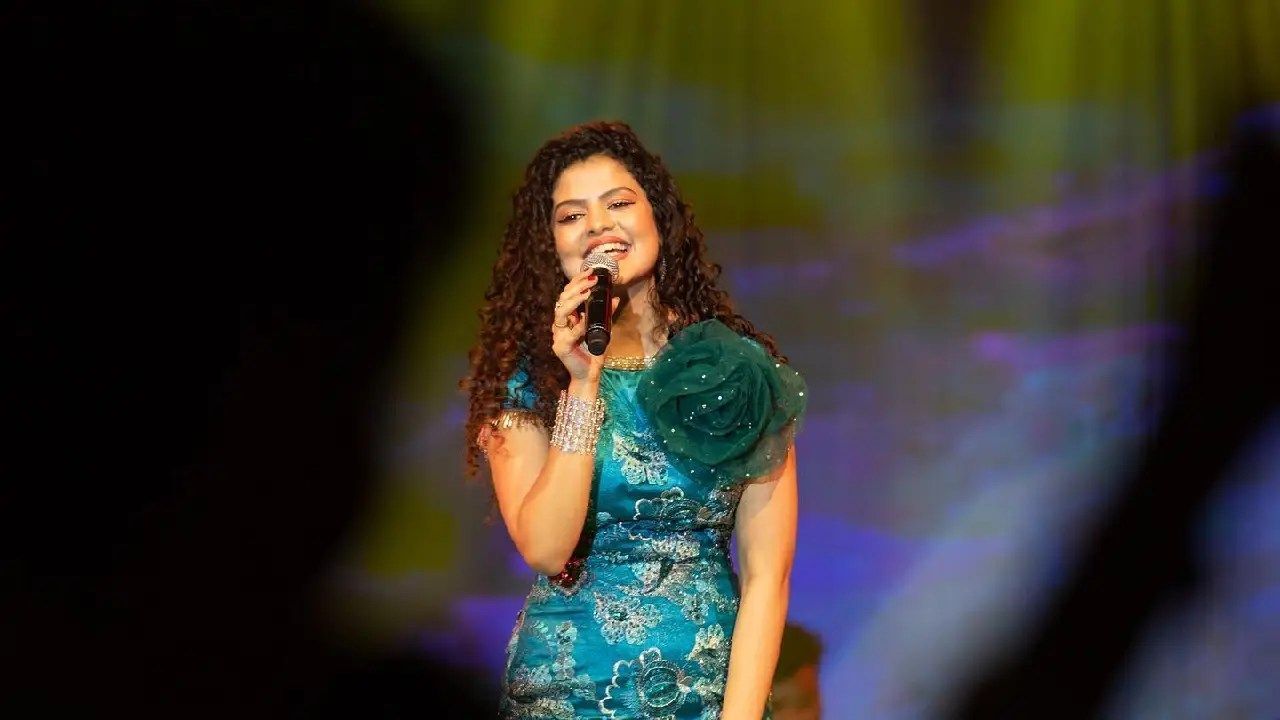 Palak Muchhal performance gallery image 4
