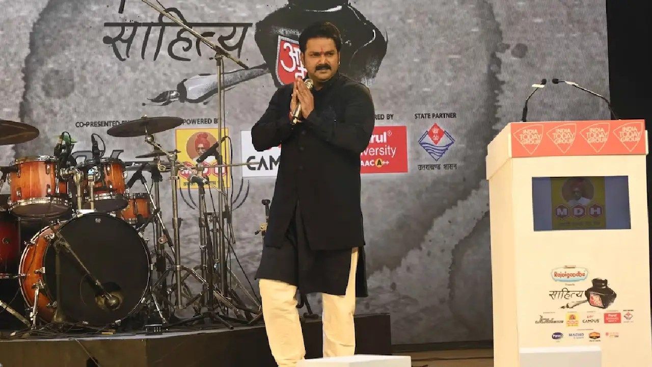 Pawan Singh performance gallery image 2