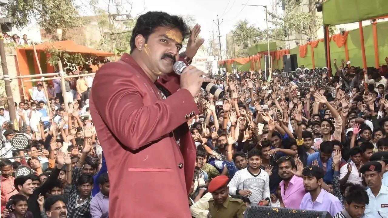 Pawan Singh performance gallery image 3