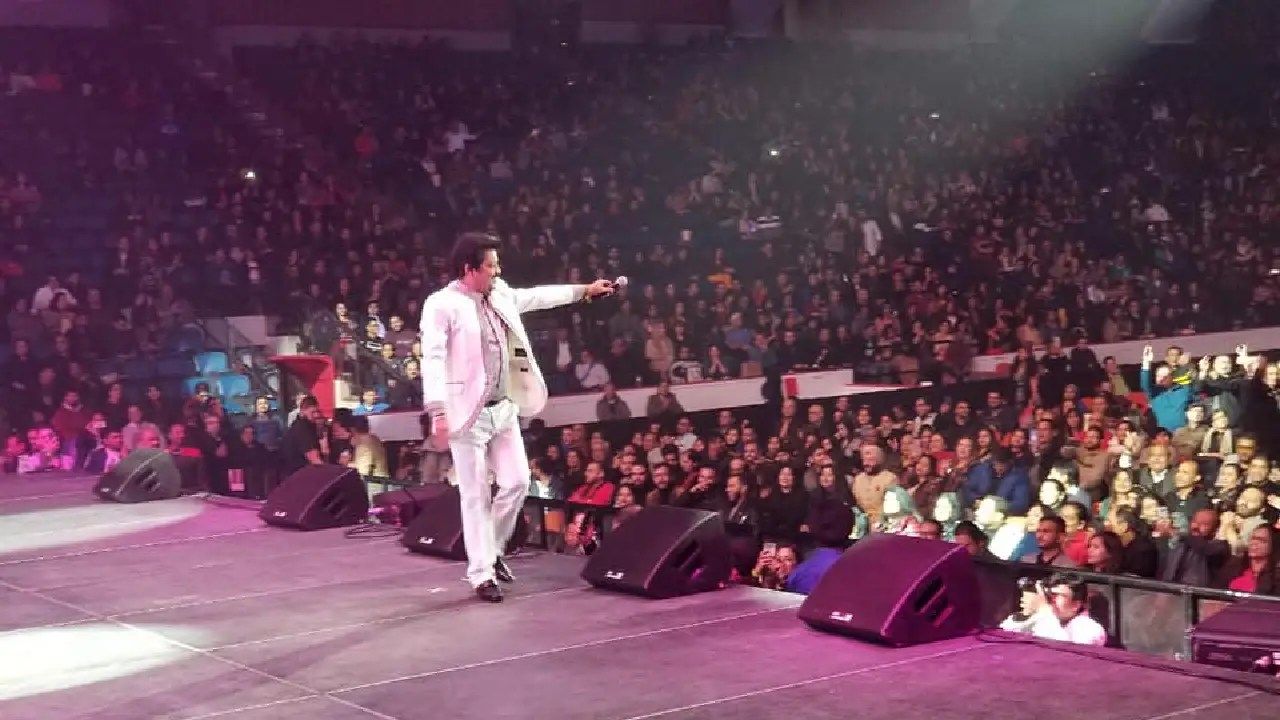 Udit Narayan performance gallery image 2