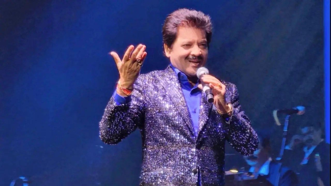 Udit Narayan performance gallery image 4