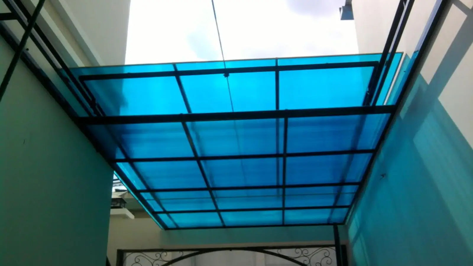 BÁO GIÁ - Công dụng của tấm polycarbonate đặc