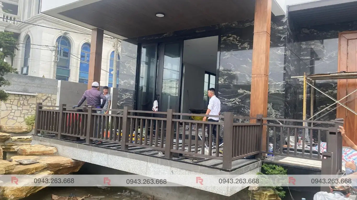 Lan Can Gỗ Nhựa Ngoài Trời: Mẫu Mã Đẹp, Bền Bỉ Giá Tốt