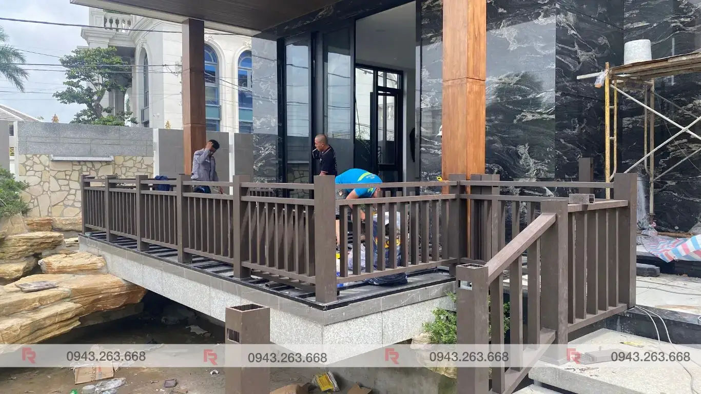 Lan Can Gỗ Nhựa Ngoài Trời: Mẫu Mã Đẹp, Bền Bỉ Giá Tốt