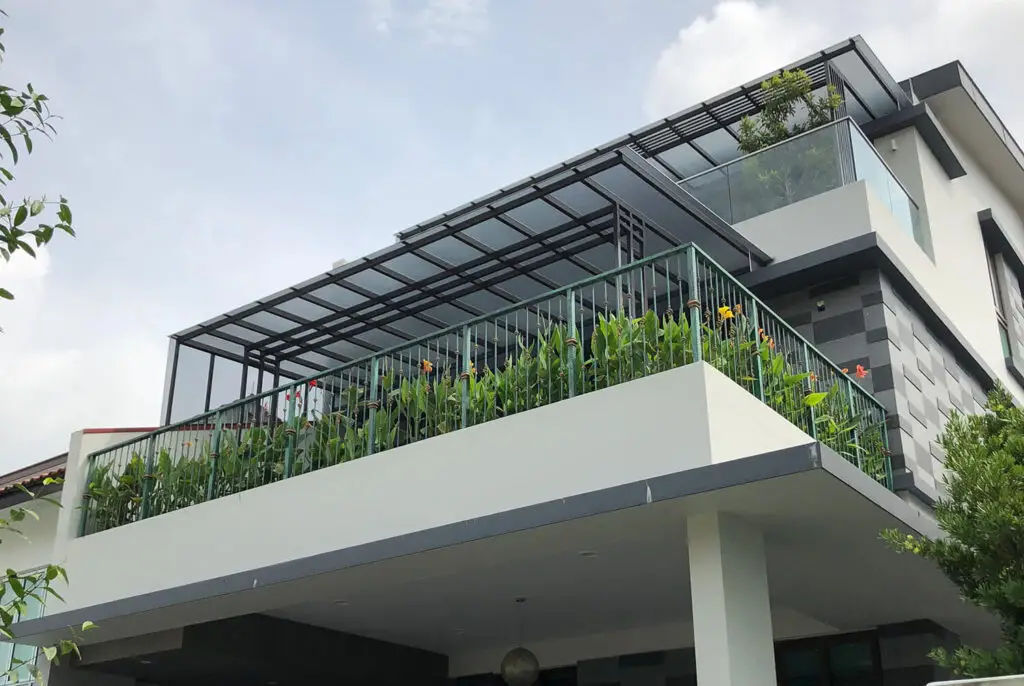 Polycarbonate Là Gì? Ứng Dụng, Tính Chất Và Ưu Điểm