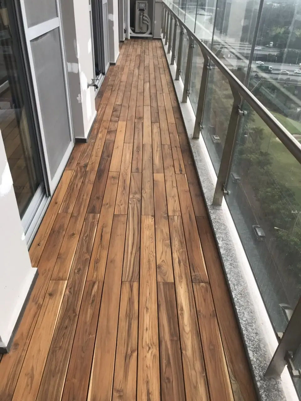 Sàn Gỗ Teak Ngoài Trời: Sự Lựa Chọn Hoàn Hảo Cho Không Gian Xanh