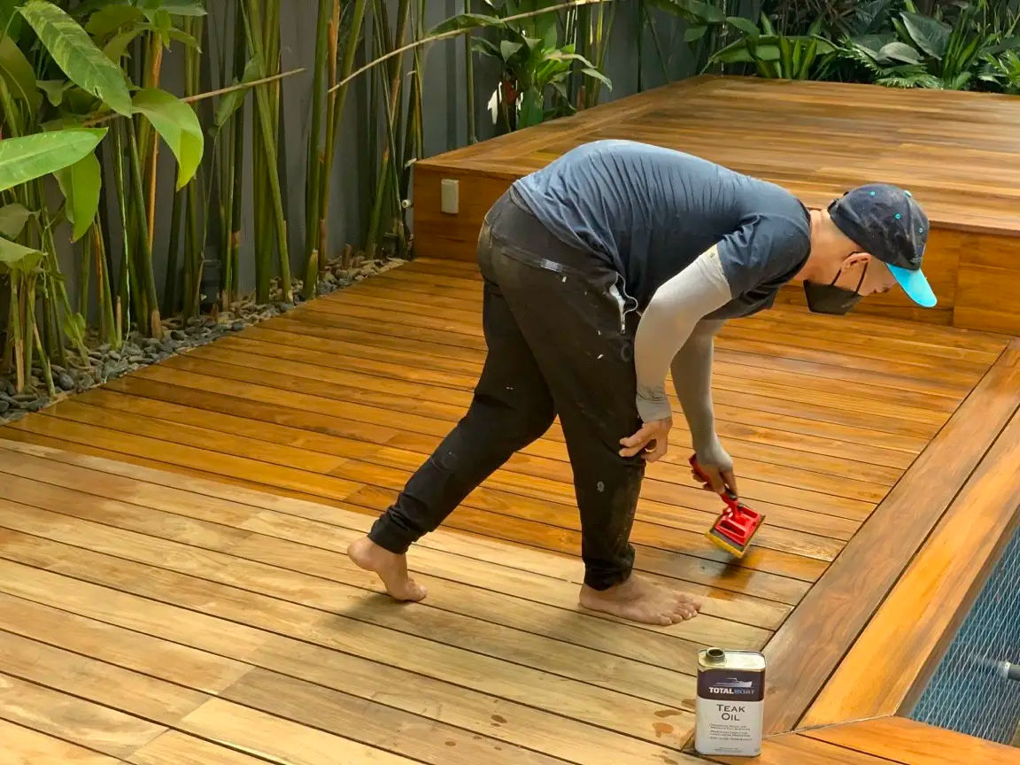 Sàn Gỗ Teak Ngoài Trời: Sự Lựa Chọn Hoàn Hảo Cho Không Gian Xanh