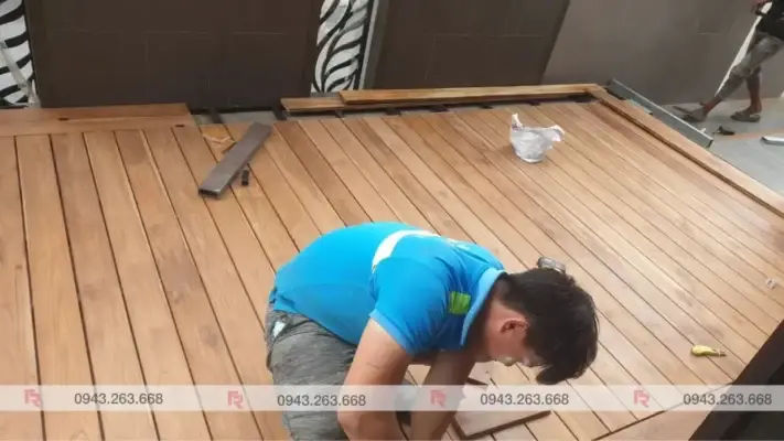 Sàn Gỗ Teak Ngoài Trời: Sự Lựa Chọn Hoàn Hảo Cho Không Gian Xanh