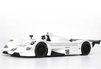 BMW v12 LMR ART CAR