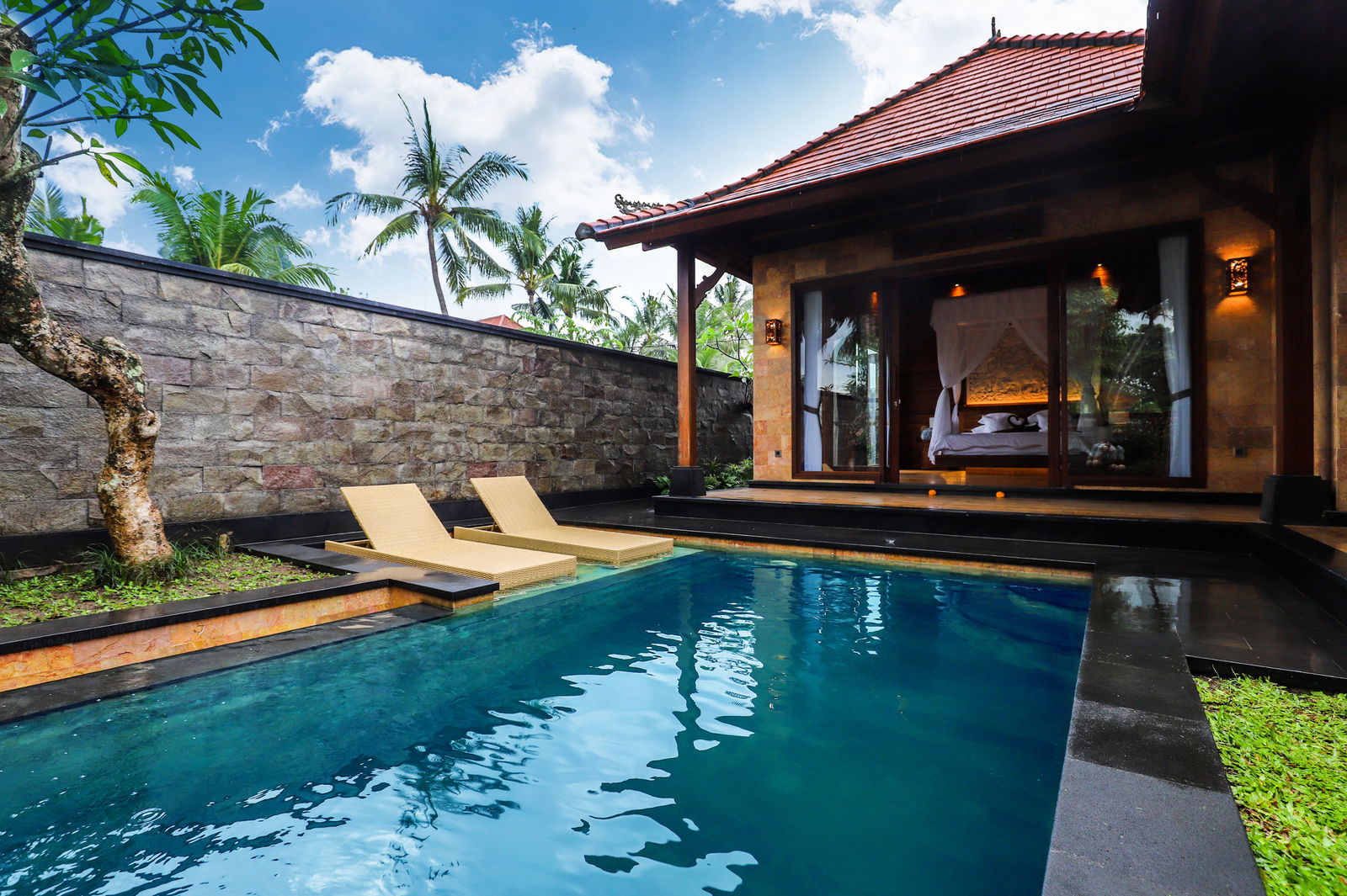 Villa Emerald — main view