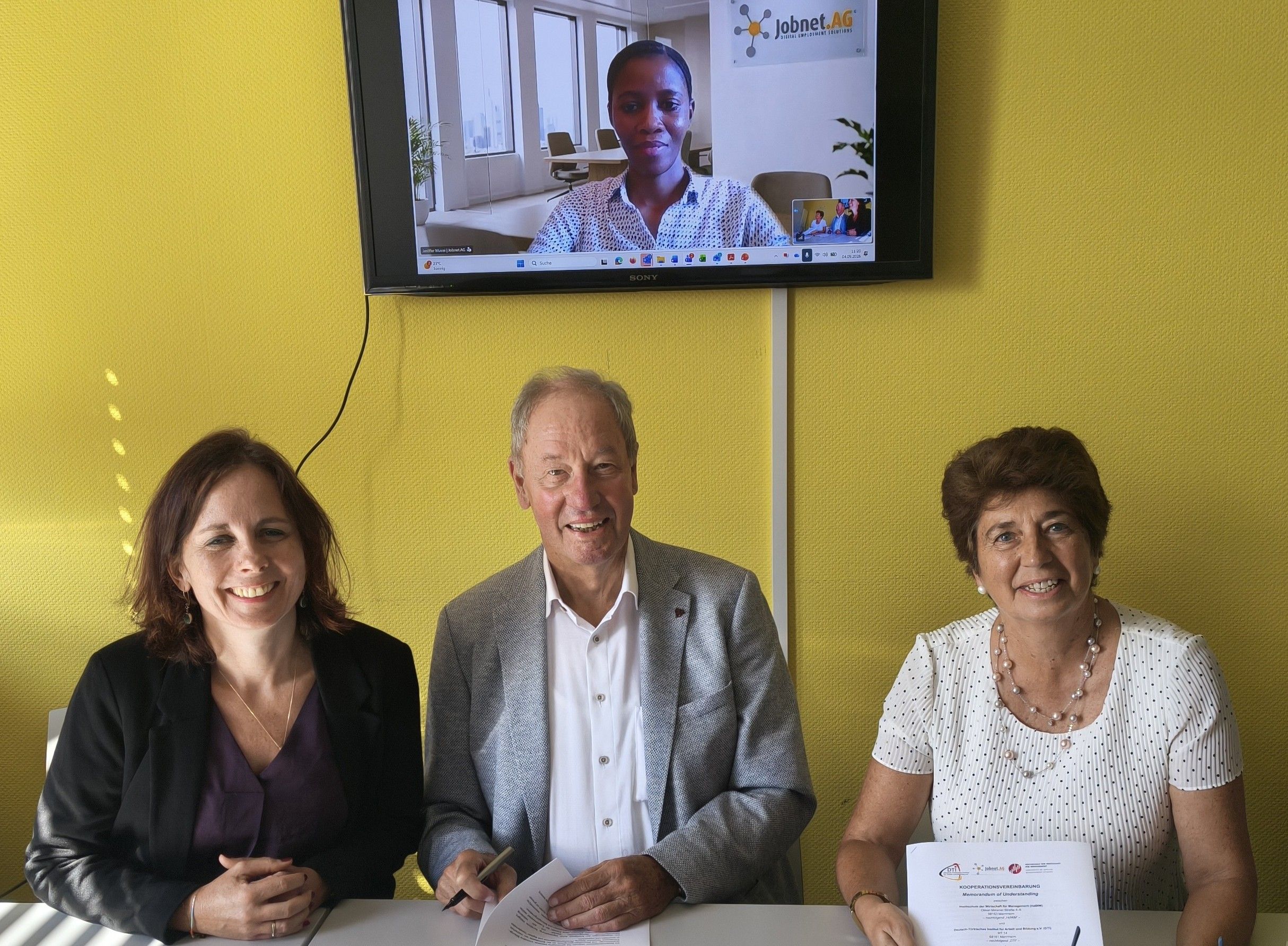 vertragsunterschrift-der-kooperation
