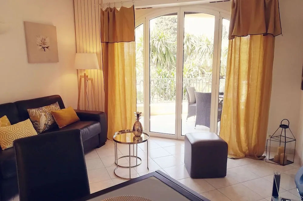 On a magical peninsula, luxurious romantic flat, St Jean Cap Ferrat