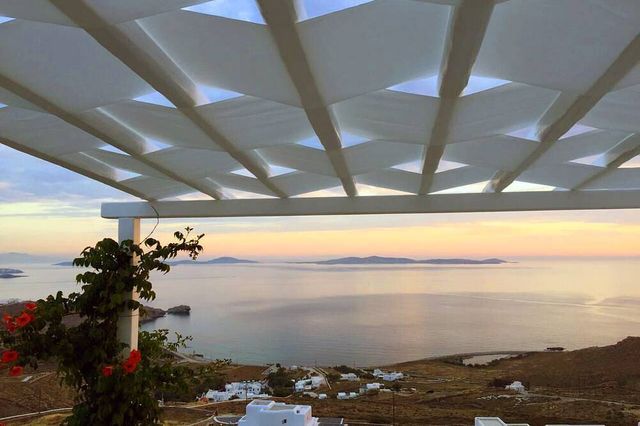 Houlakia's Paradise - Standing view and private pool