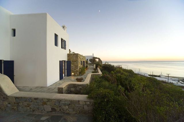 Exceptional Villa on Elia Beach