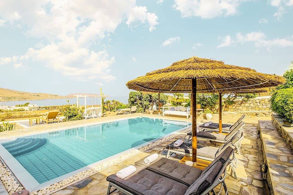 6Br 7Ba Exclusive next to the Beach, Large Private Pool Sea & Sun Villa Mykonos