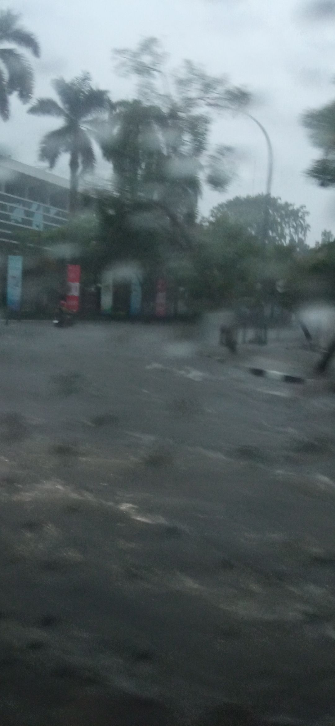 Hujan deras 2 jam menyebabkan pekanbaru banjir