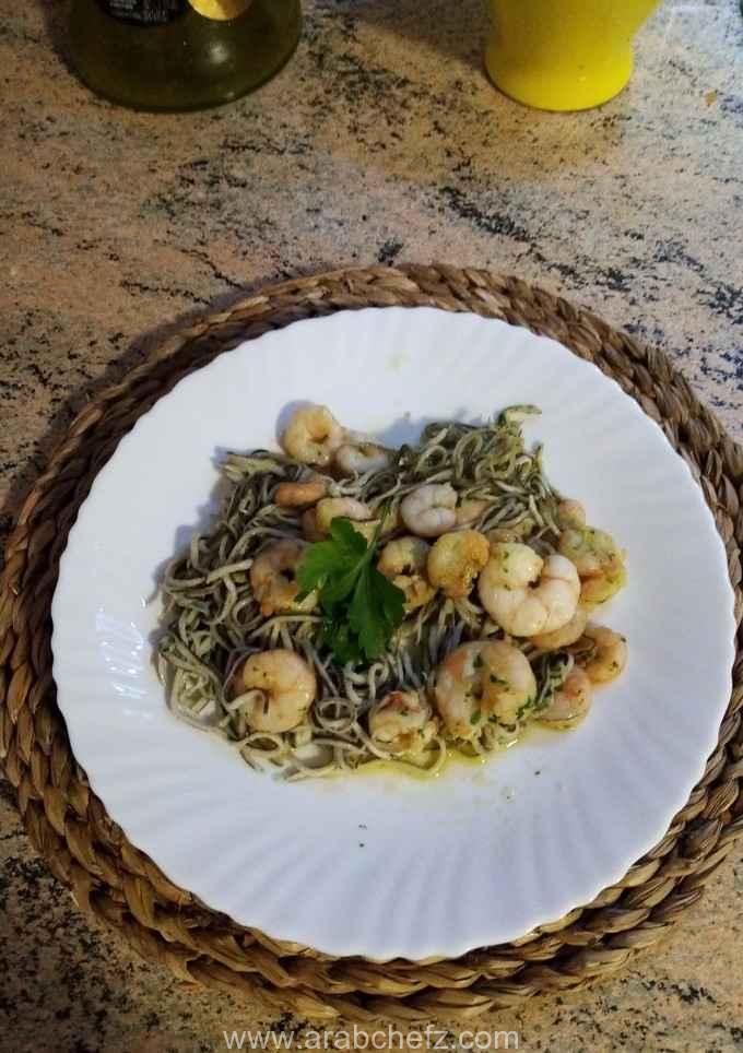 جمبري مع ثعابين البحر بالثوم