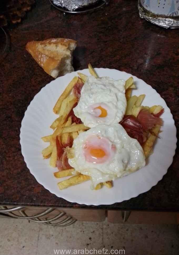 بيض مكسور على طريقي
