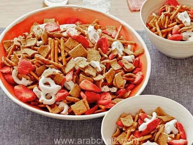 مزيج الفراولة والبريتزل