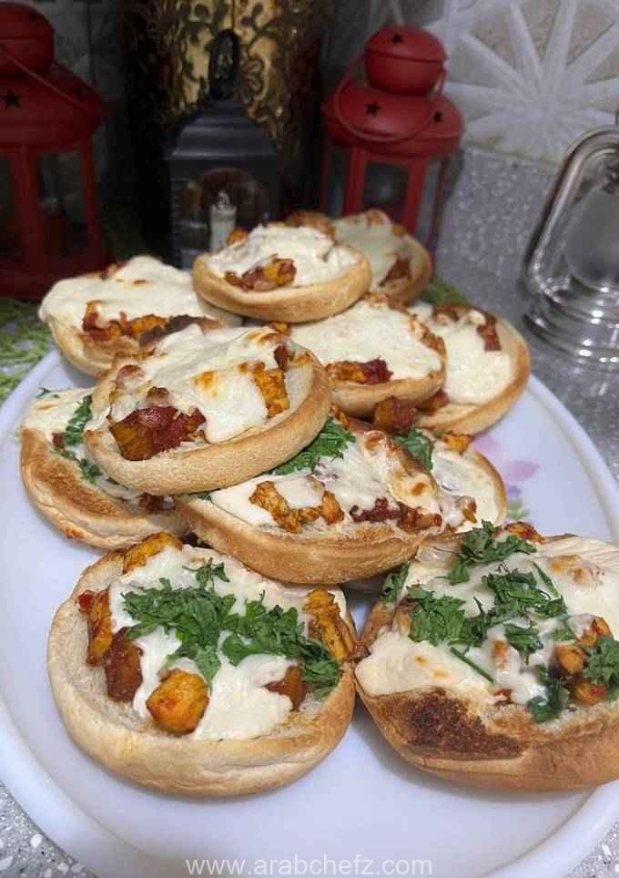برغر مكعبات الدجاج والبطاطس المقلية