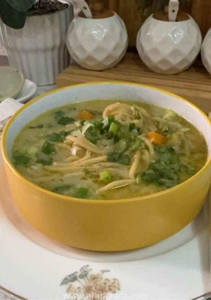 حساء الخضار بالنودلز