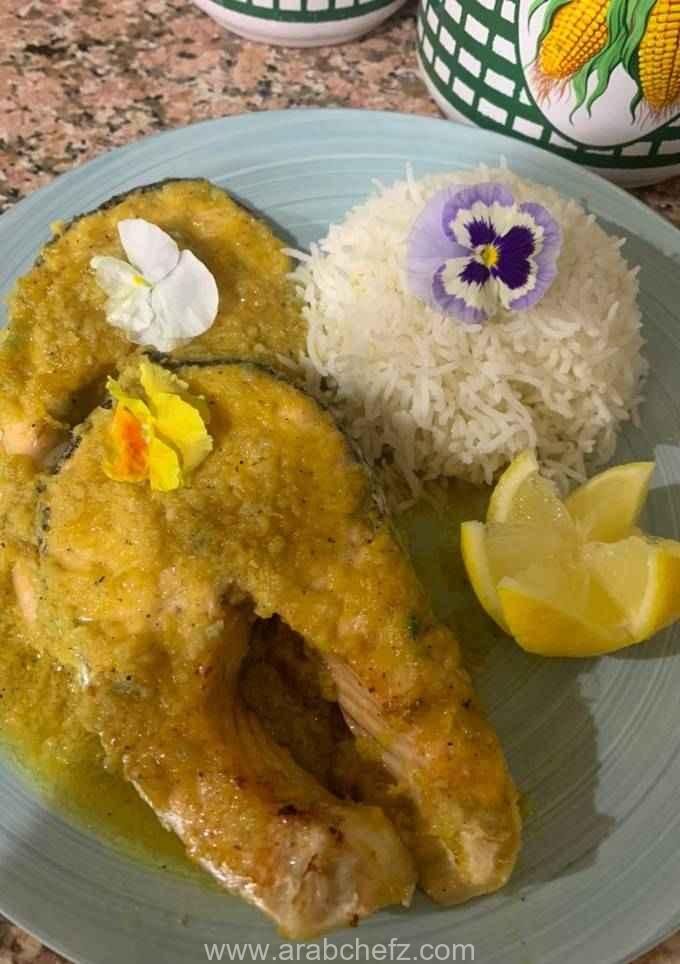 سلمون بصوص العسل والليمون