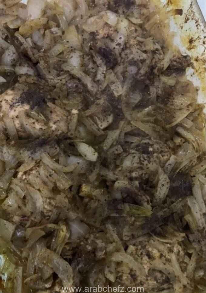 صينية دجاج بالبصل