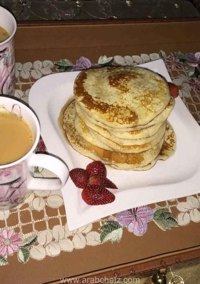 مصابيب العسل مع شاي وحليب بالهيل