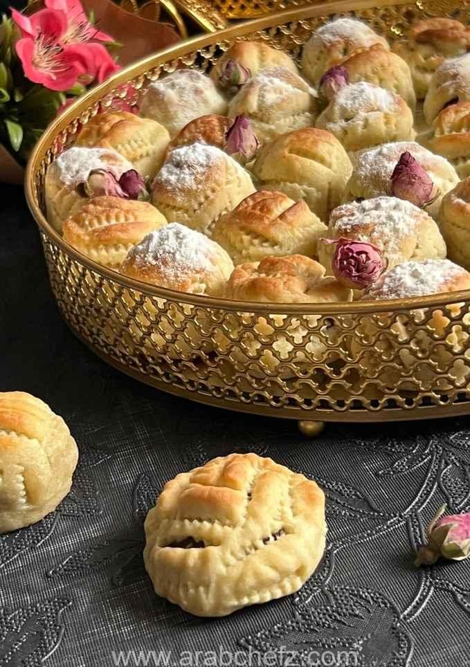 معمول التمر بالفستق الحلبي