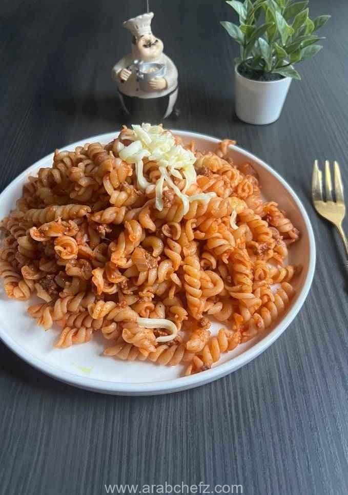 نودلز بصوص الطماطم