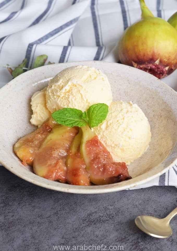 تين مشوي مع آيس كريم الفانيليا