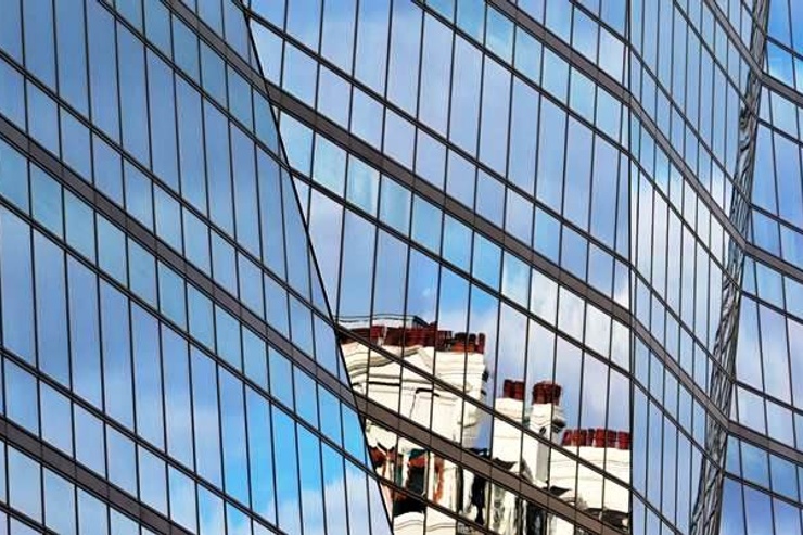 Multi-faceted glass of 62 Buckingham Gate