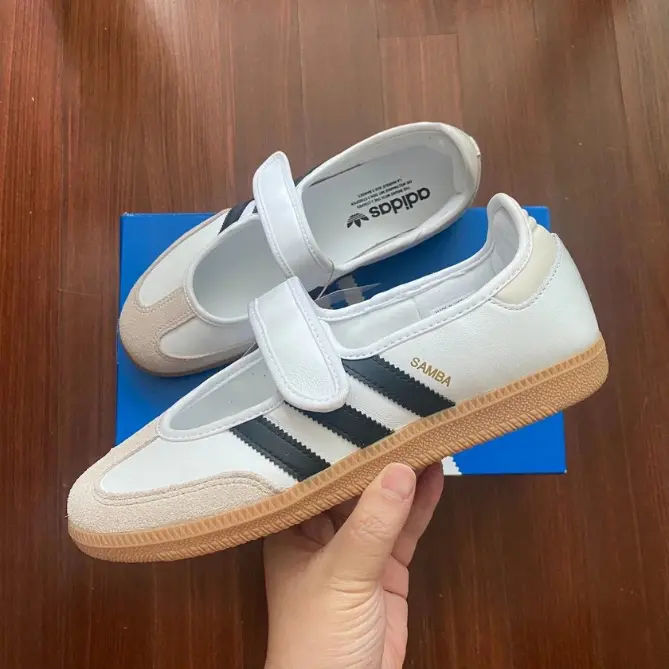 Leather and suede upper detail