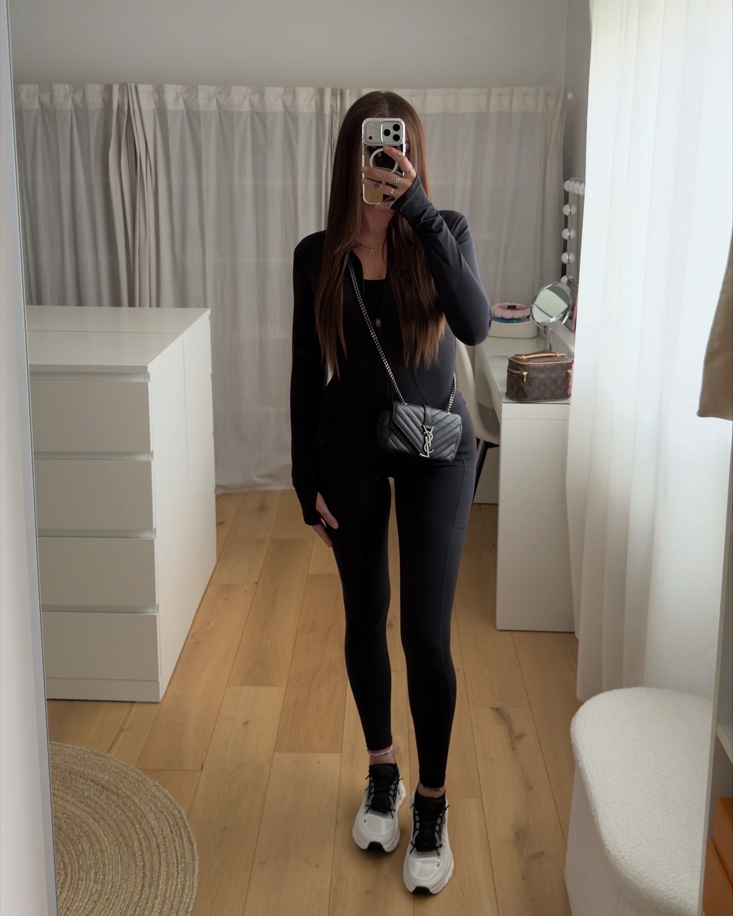 Isabella, verified customer