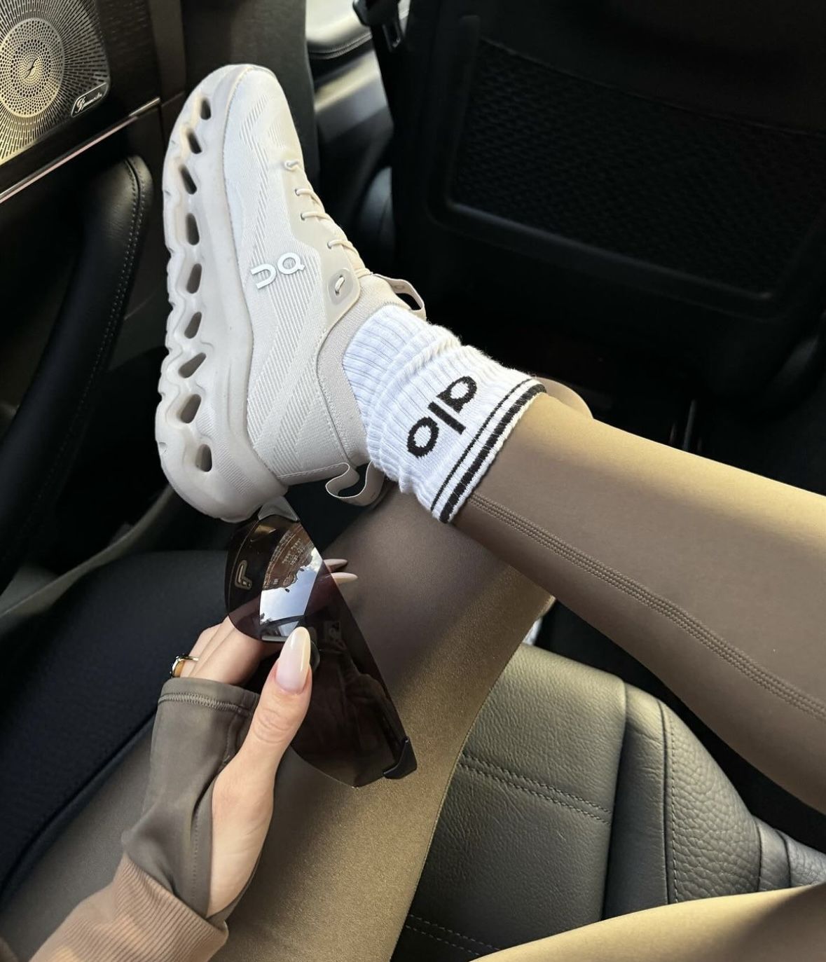 Emily, verified customer