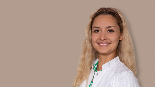 Dr. med. (RO) Diana Harfmann, Assistenzärztin Urologie Dr. med. (RO) Diana Harfmann, Assistenzärztin Urologie