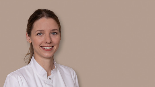 Dr. med. Noémie Lautenbach, Fachärztin für Urologie, Spezialistin für Andrologie Dr. med. Noémie Lautenbach, Fachärztin für Urologie, Spezialistin für Andrologie