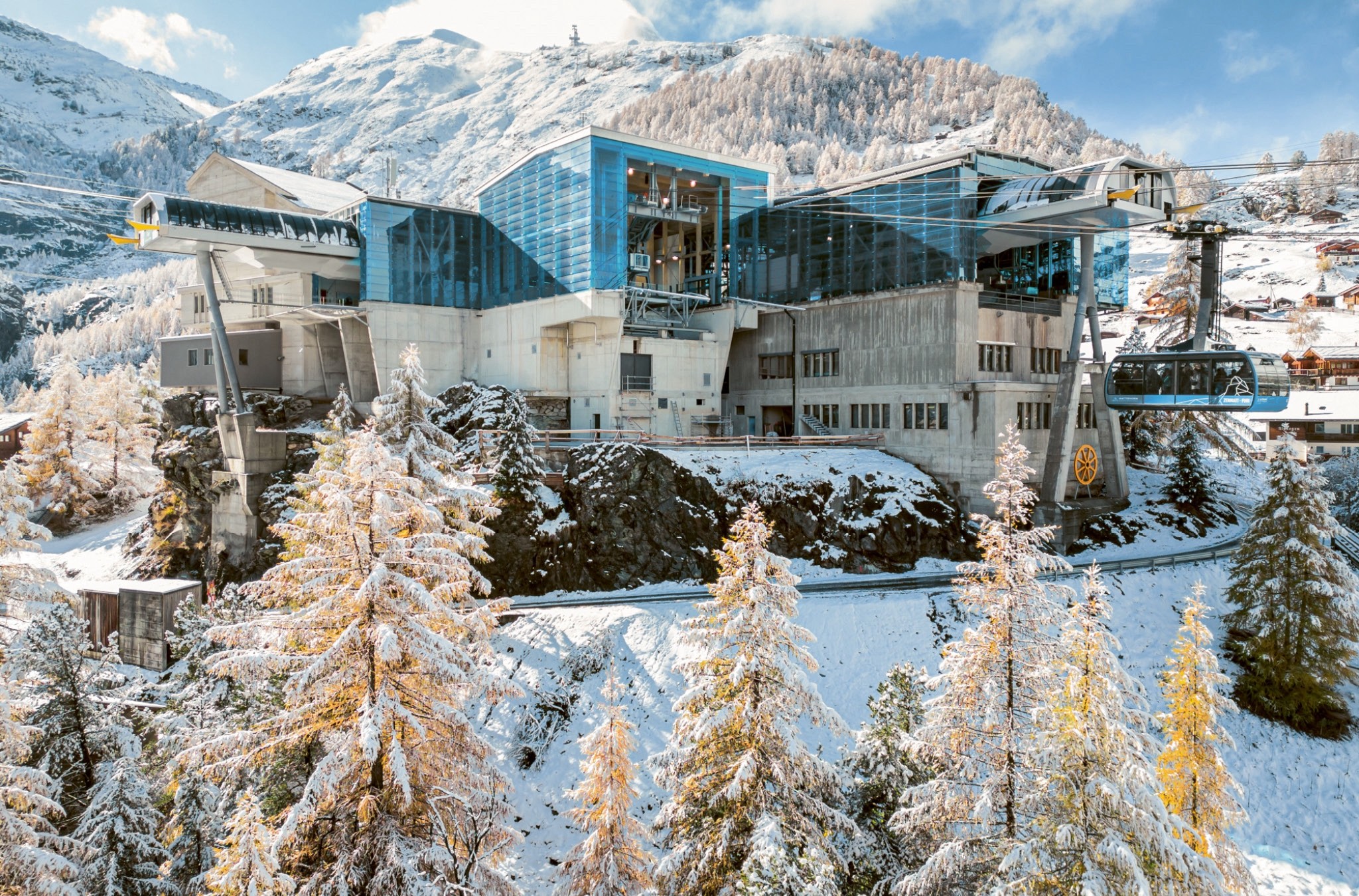 Die Glasschuppenfassade der Bergstation verlangte einiges an Planung und Know-how.