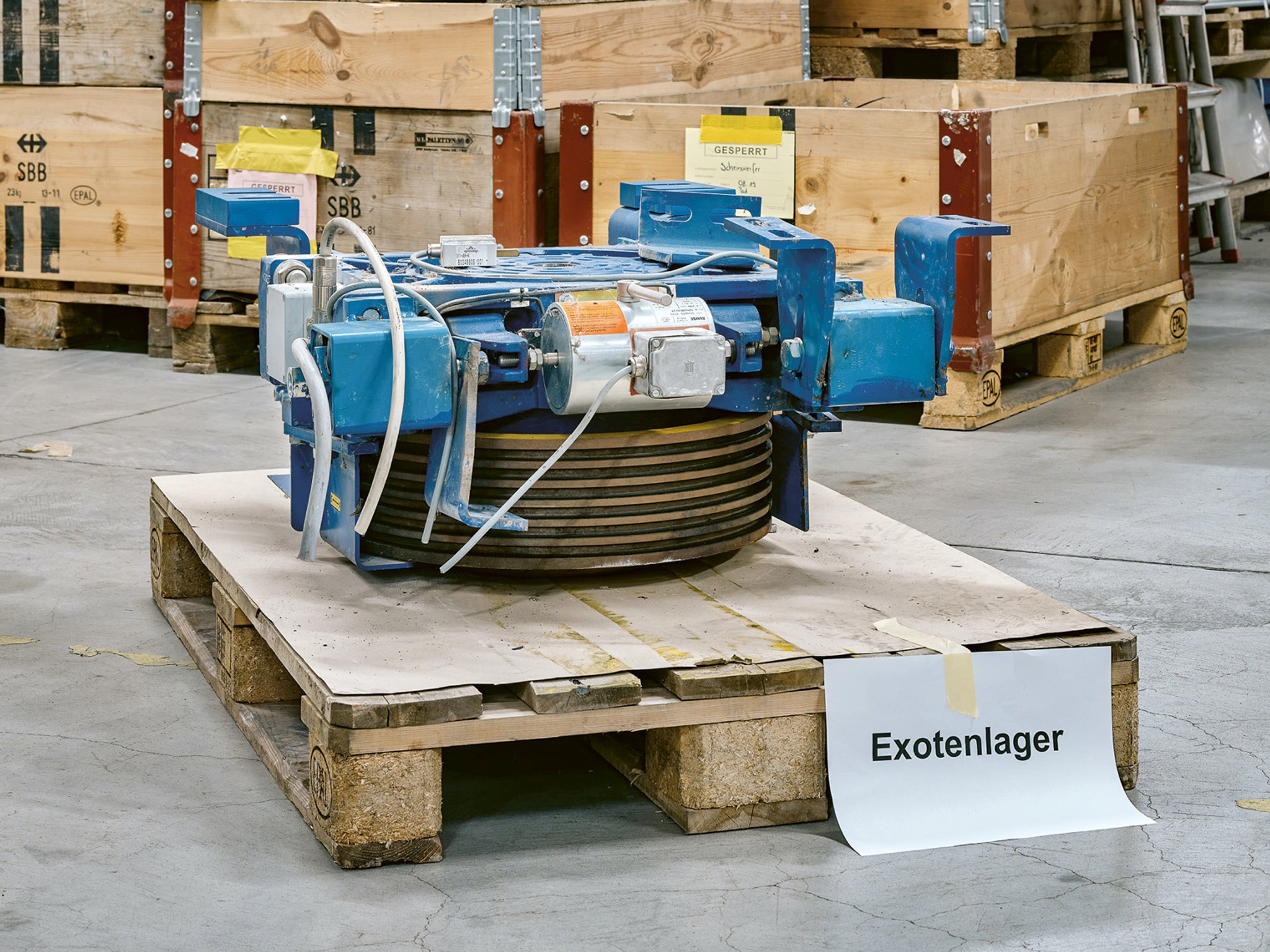 Im «Exotenlager» warten auch komplette Antriebssysteme auf ihre Wiederverwendung.