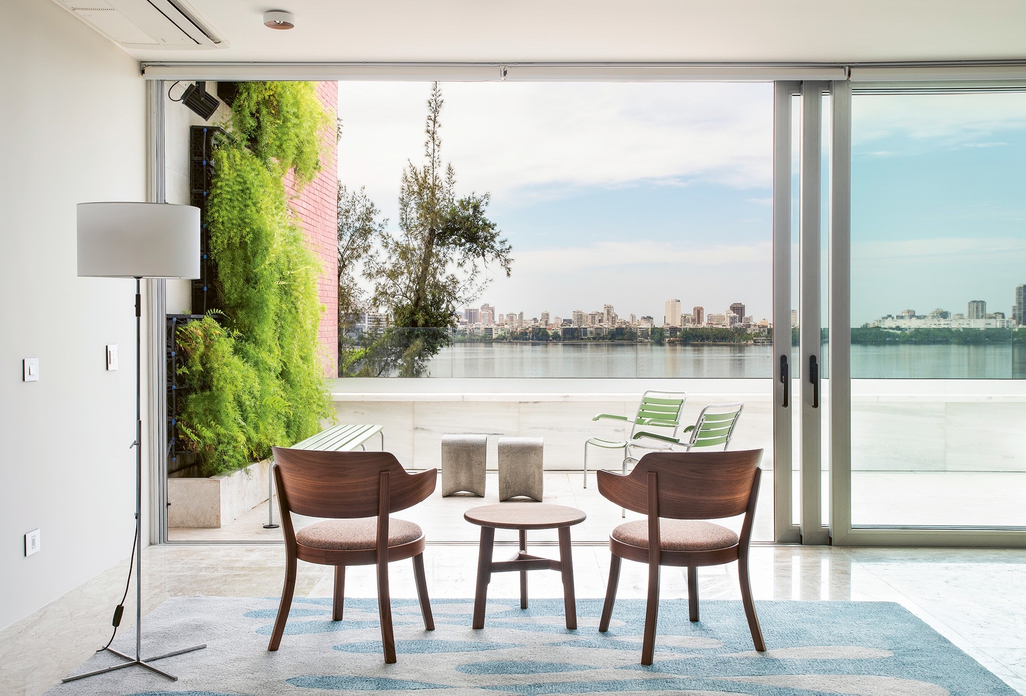Designer Frédéric Dedelley hat die Residenz des Schweizer Konsuls in Rio de Janeiro neu gestaltet.