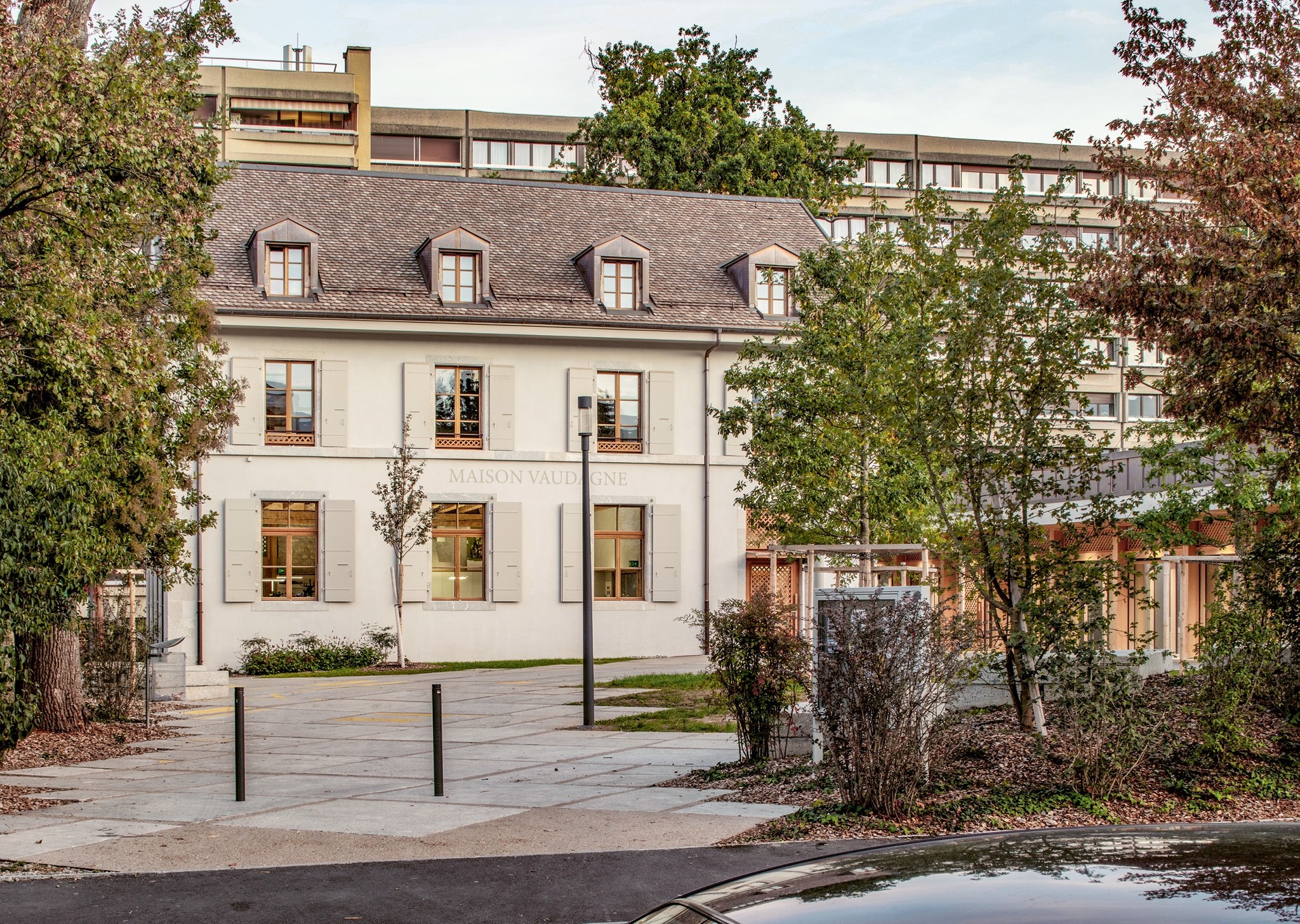 Maison Vaudagne in Meyrin: altes Haus, neues Quartierzentrum